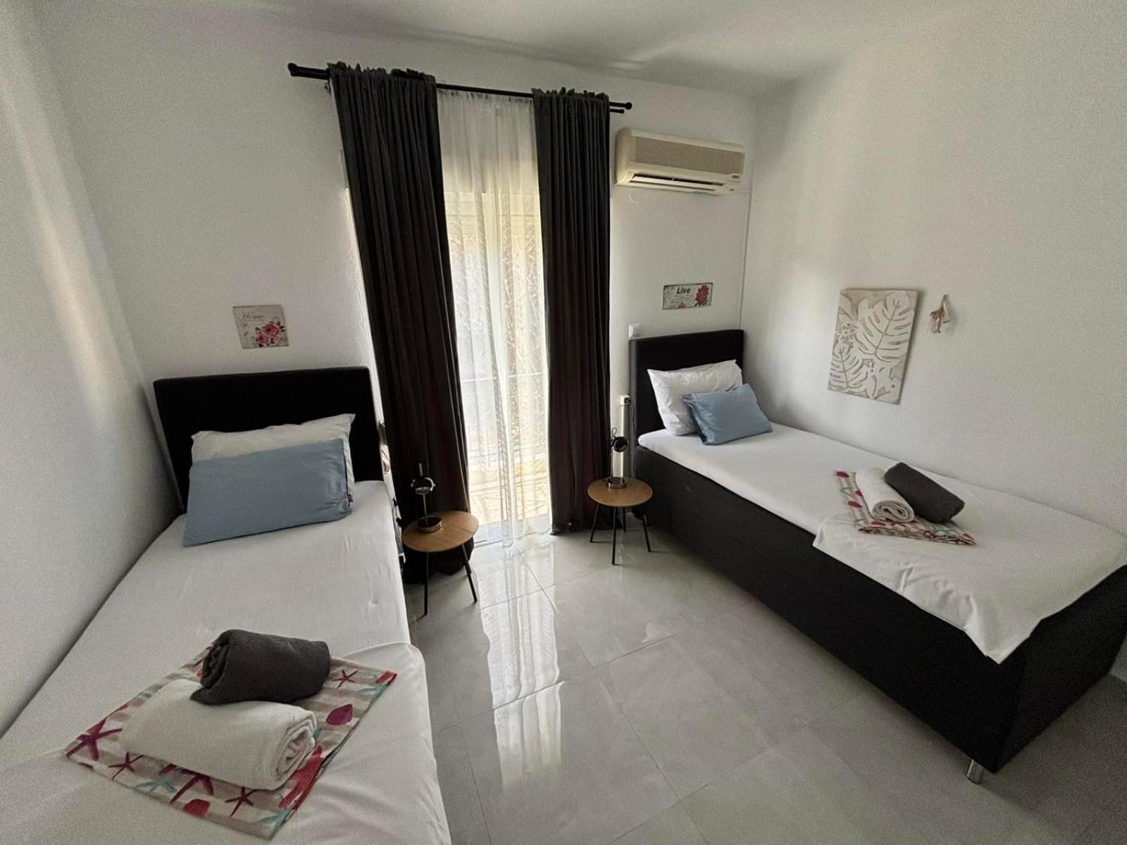 Villa Litsa à Nea Iraklitsa Extérieur photo