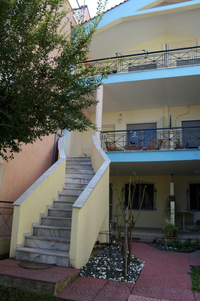 Villa Litsa à Nea Iraklitsa Extérieur photo